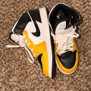 Nike/ Jordan Mid 1 - Yellow Ochre
